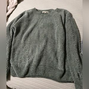 cute green lily colored top, runs big!